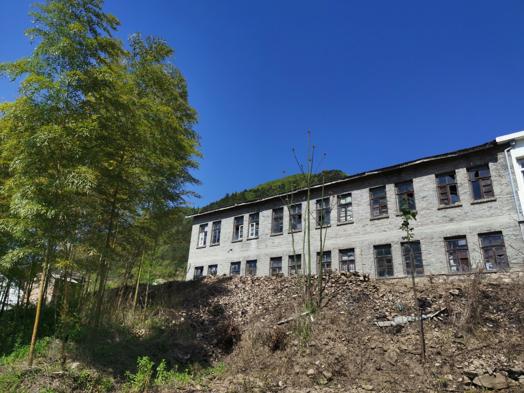501 通信基地图片
