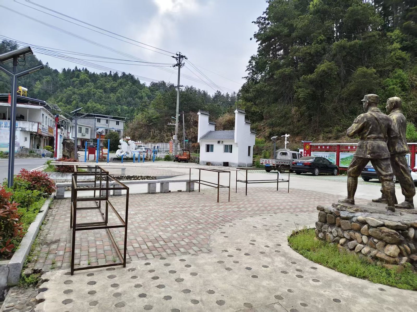 黄岗村黄牸乡抗日游击队纪念广场现场图片