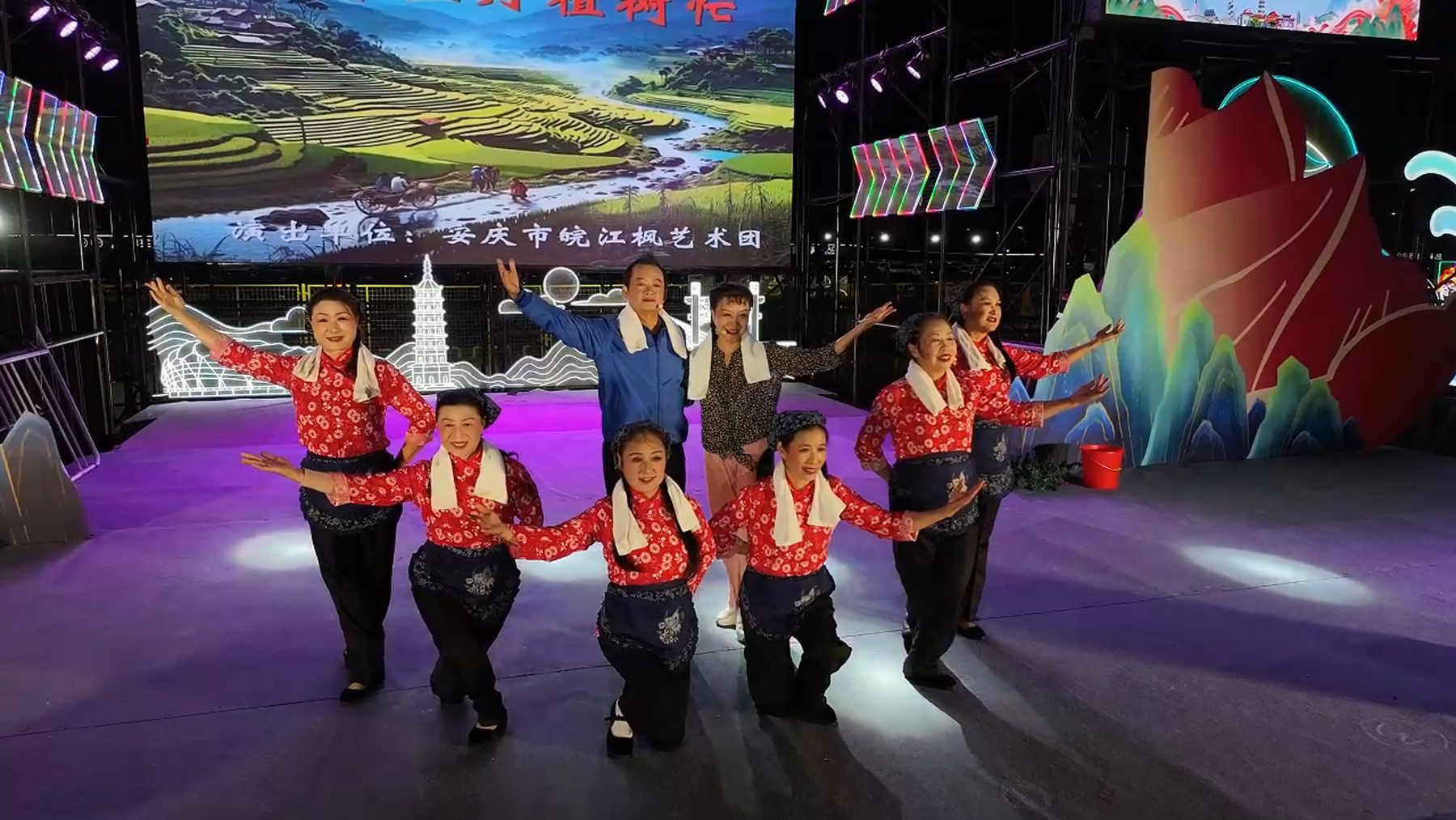 安庆滨江夜市图52