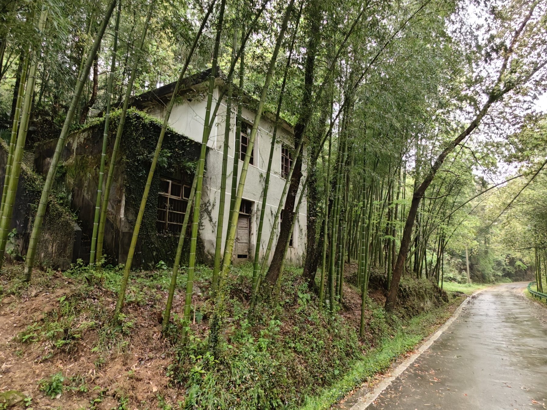 马龙村旧供电所图5